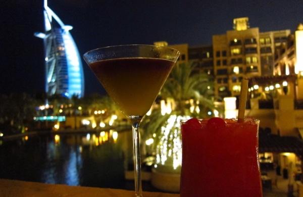 Bar Barhi situé dans la Medinat Jumeirah, non loin de la Burj Al Arab