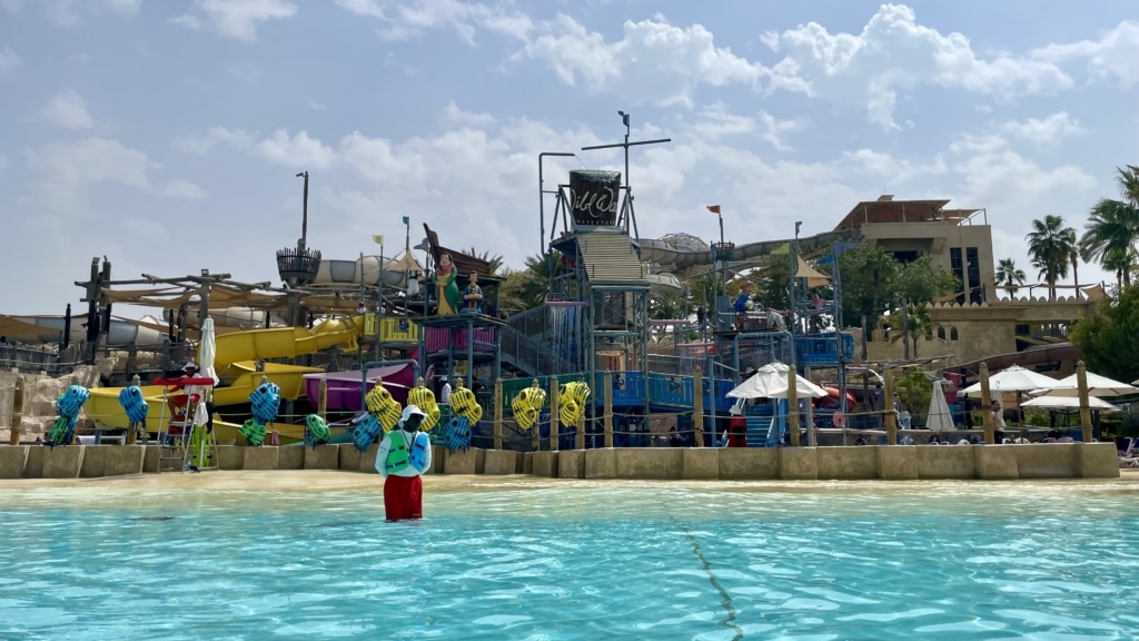 Le Juha's Dhow and Lagoon est un géant terrain de jeu aquatique au parc aquatique Wild Wadi à Dubai