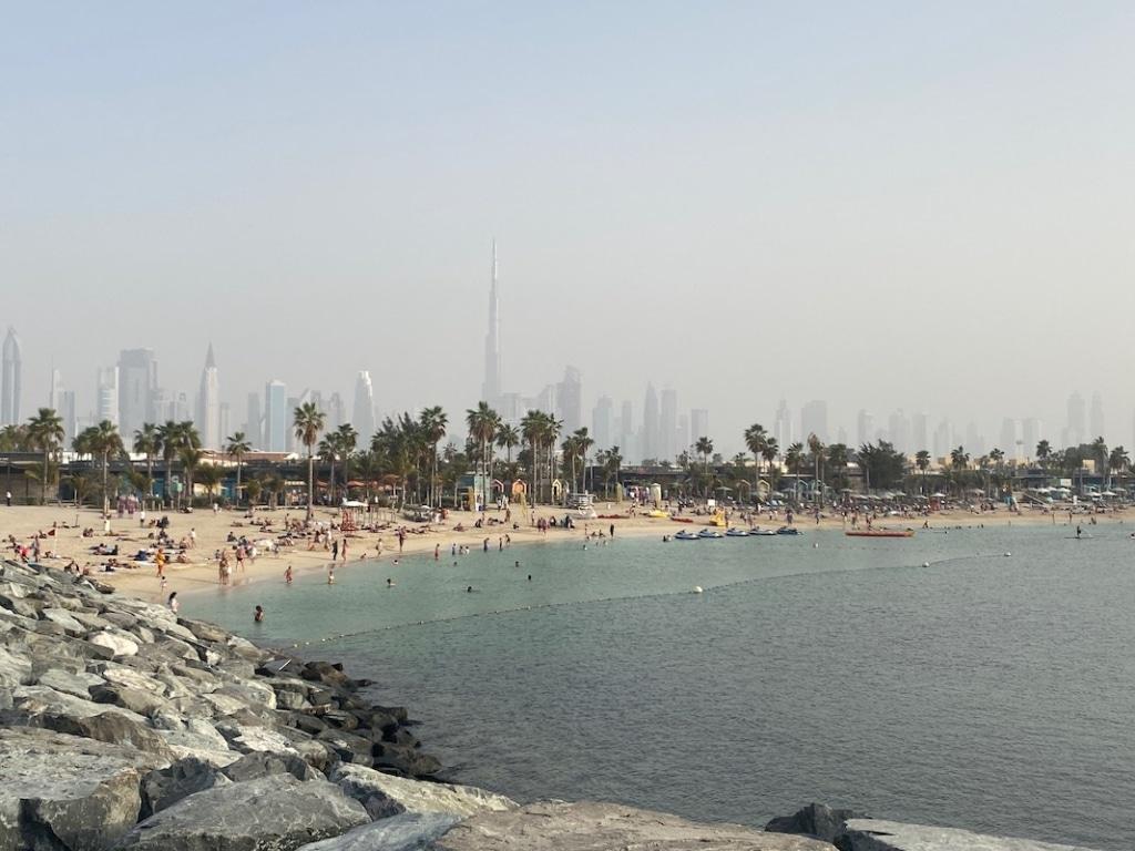 Vue sur la Burj Khalifa depuis la plage La Mer