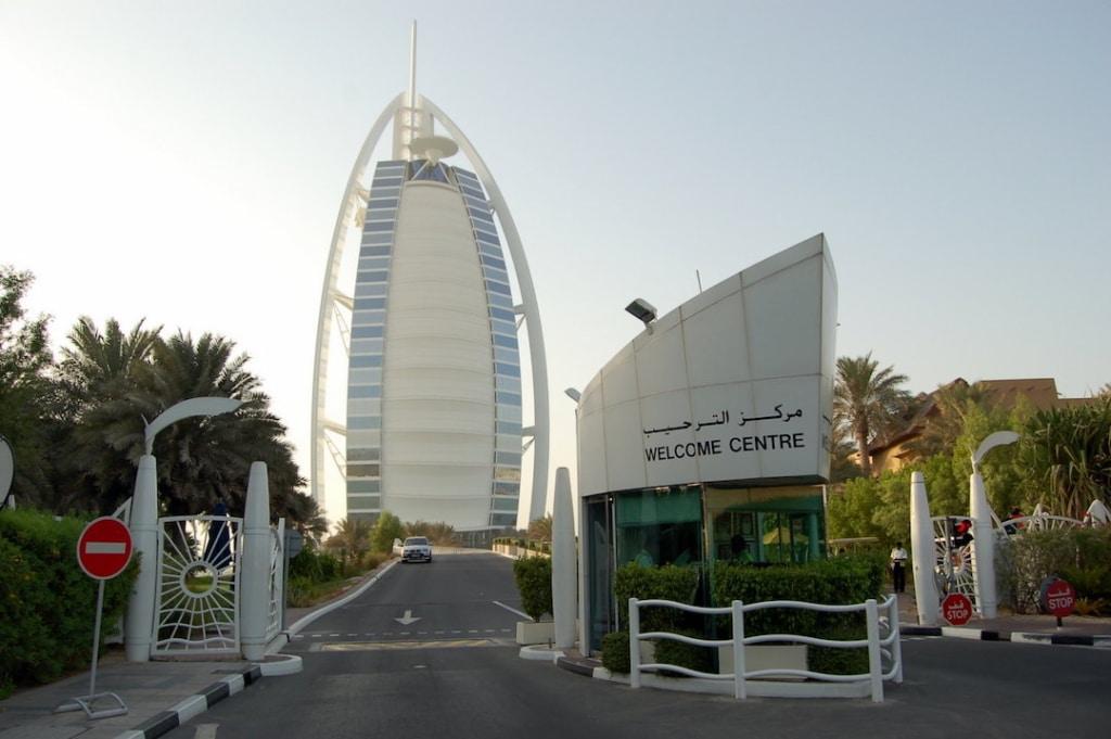 Entrée extérieure du Burj Al Arab à Dubaï