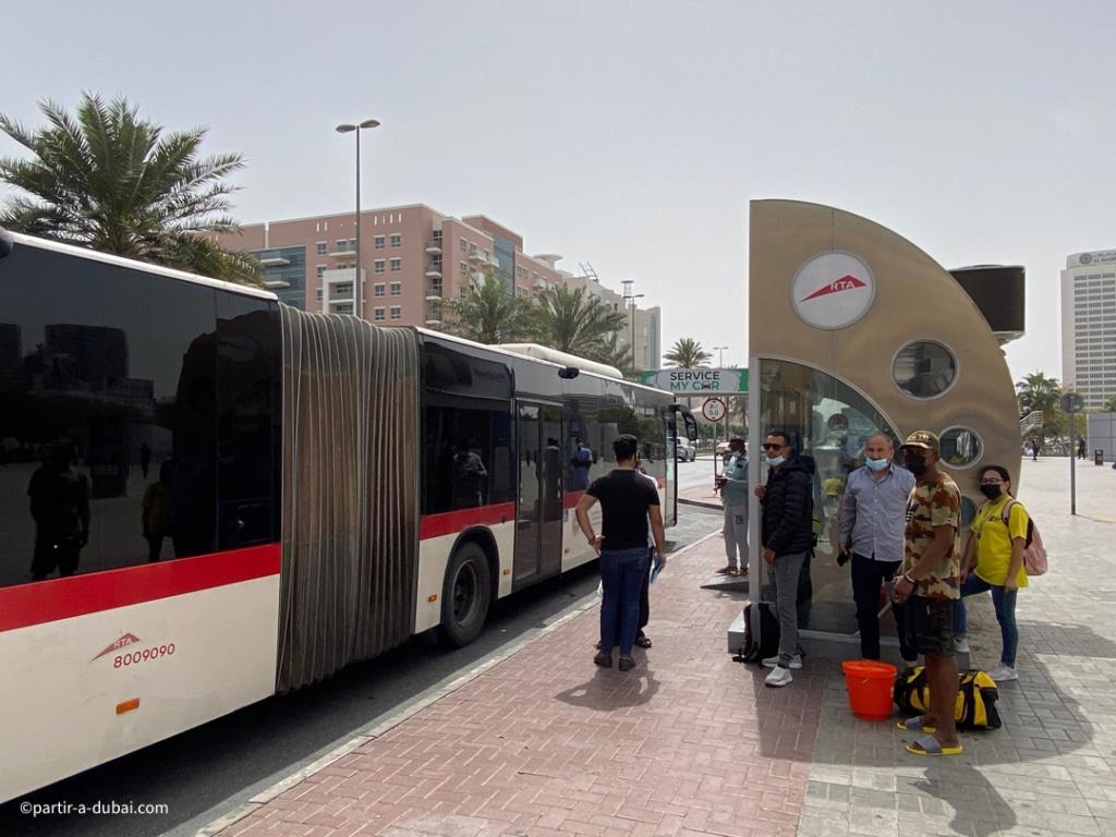 Arrêt de bus à Dubai