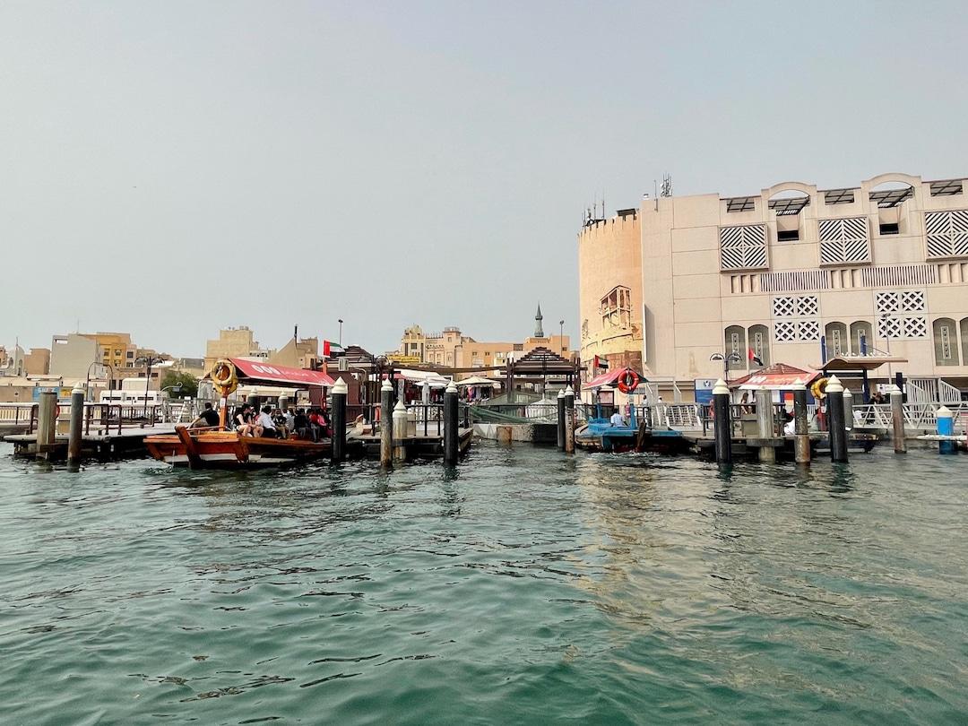 Dubai Creek avec le quartier Deira en arrière plan