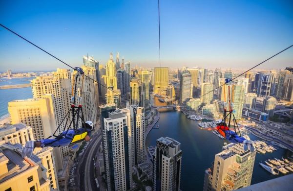 Tyrolienne au dessus de la Dubai Marina