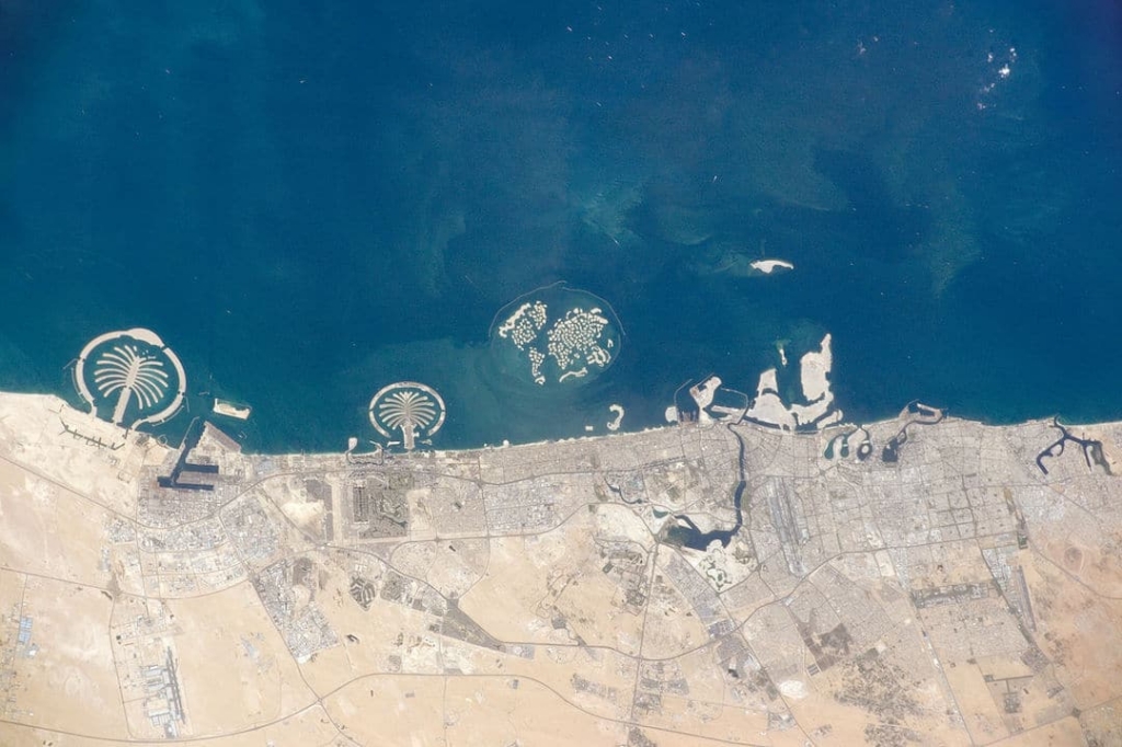 Satellite photo of the Dubai coastline with the Palm Islands